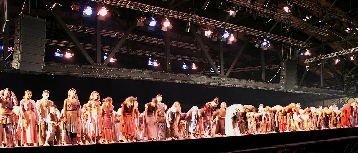 Carmina Burana danced by Berlin street kids | d&b audiotechnik