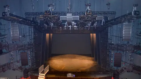 d&b audiotechnik E6 スピーカー E-SeriesのE6 ラウドスピーカー | d&b audiotechnik