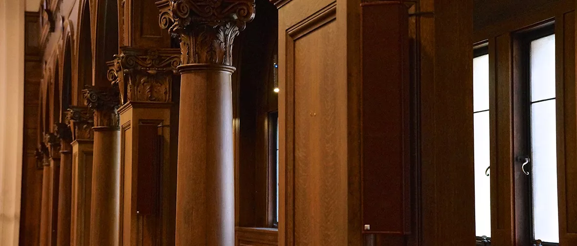Coloured d&b columns at Carondelet chapel.