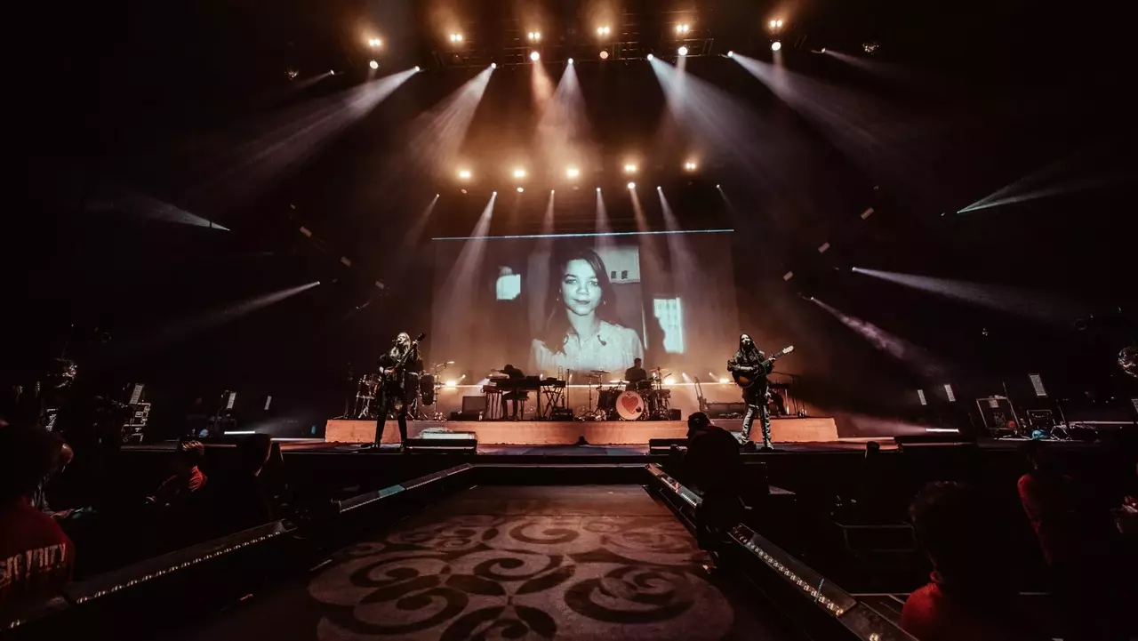 [Translate to Japanese:] First Aid Kit kick off with d&b KSL at the Ericsson Globe Arena