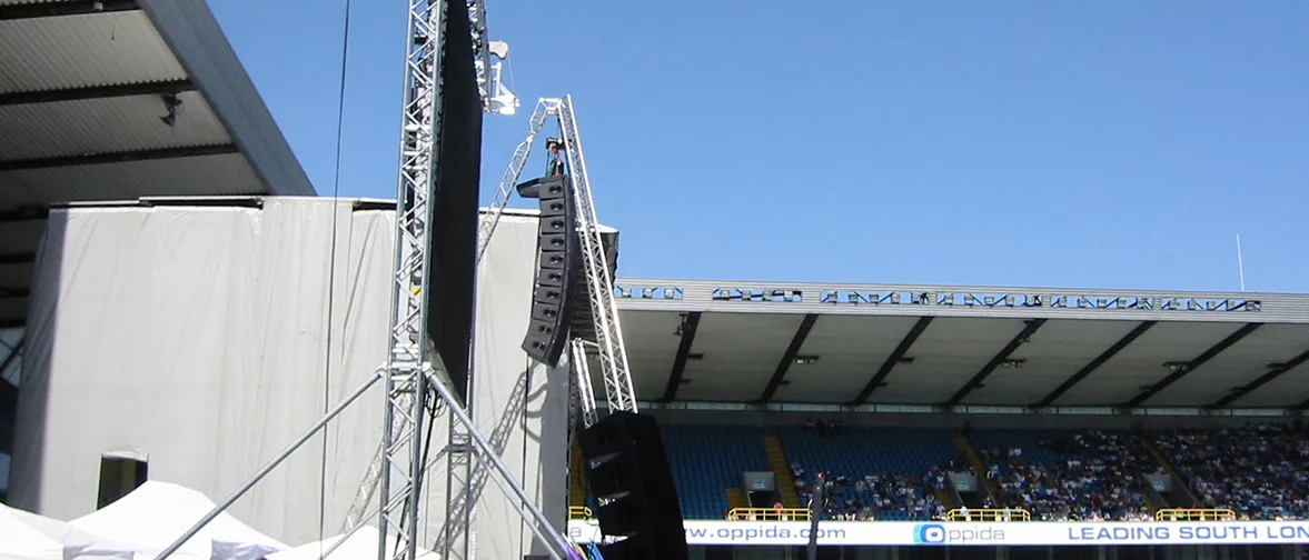 Millwall's Global Day of Prayer with d&b