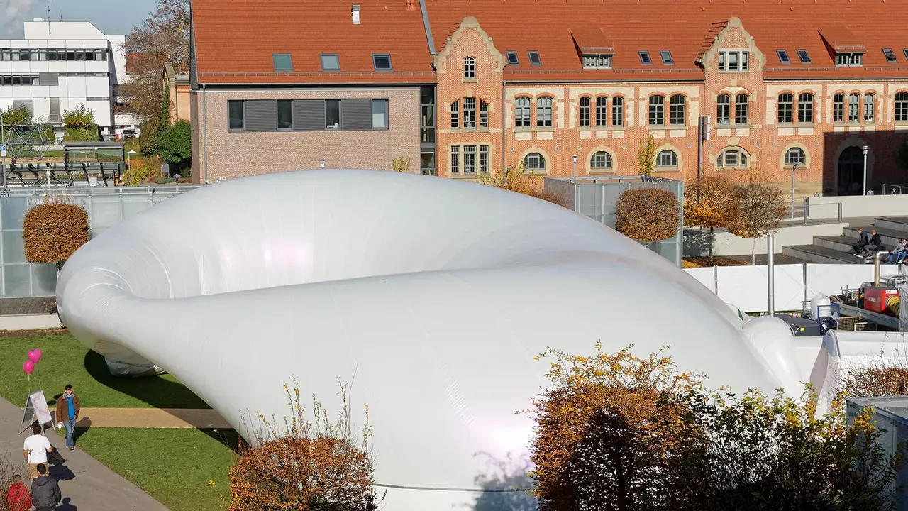 Raumwelten. A new dimension of acoustics with d&b. 2015