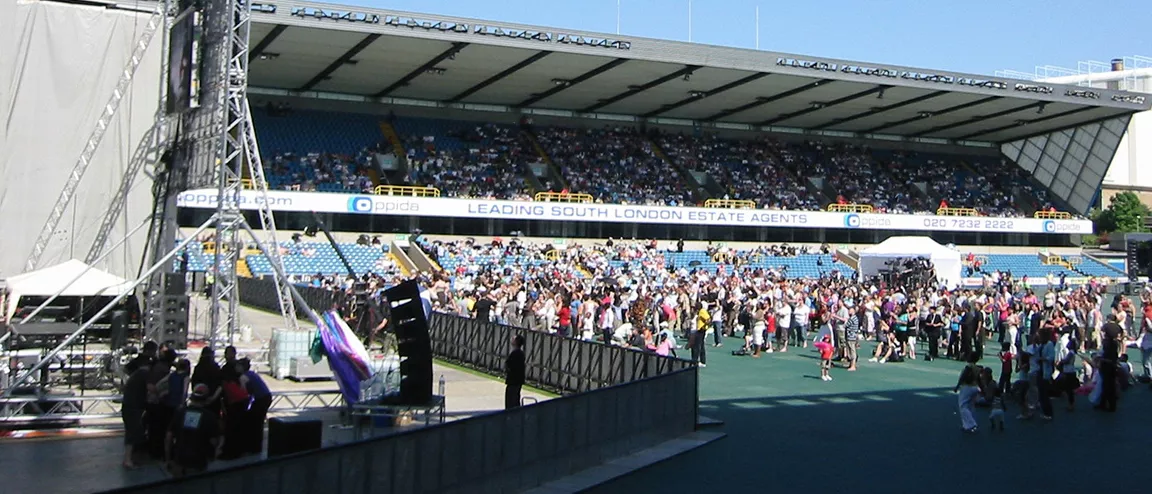 Millwall's Global Day of Prayer with d&b