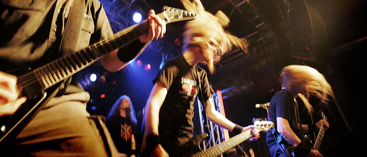 Qs tour Finland with Sakara's heavy metal artists | d&b audiotechnik