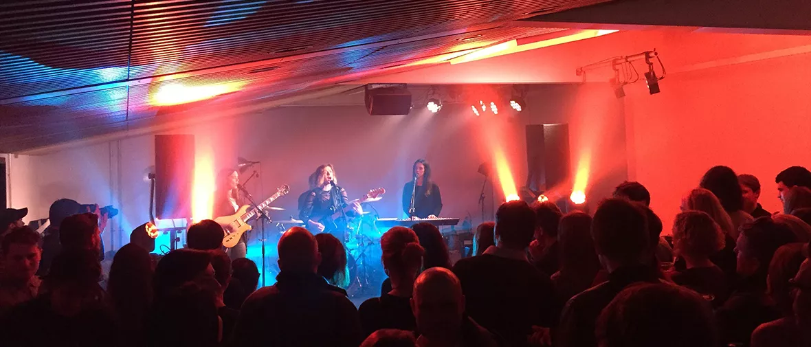 The Pickle Factory preserves the peace with d&b d&b audiotechnik