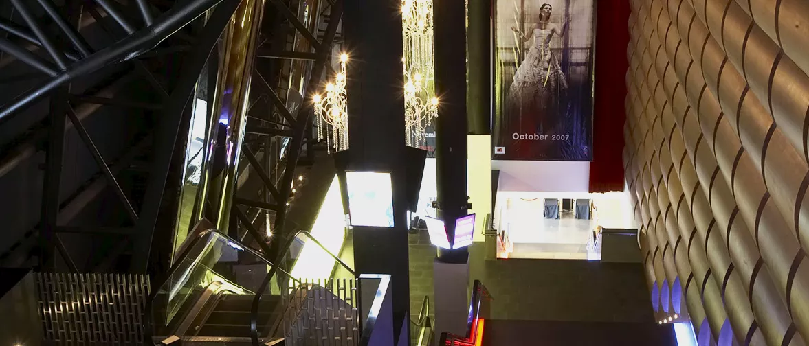 Thailand's Esplanade Ratchda. The epitome of Arte-tainment | d&b audiotechnik