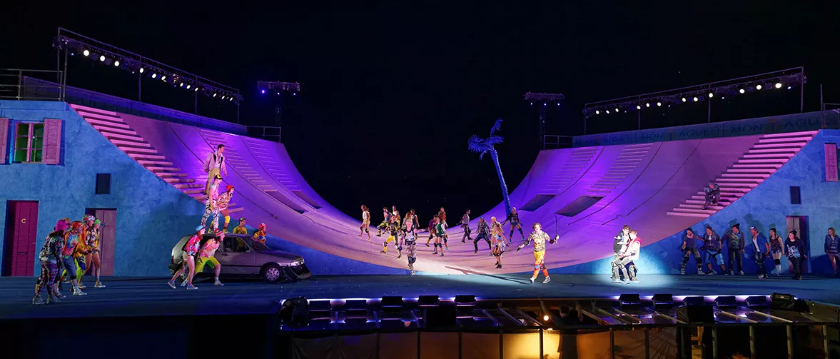 A festival of musicals praises a point source performance. | d&b audiotechnik