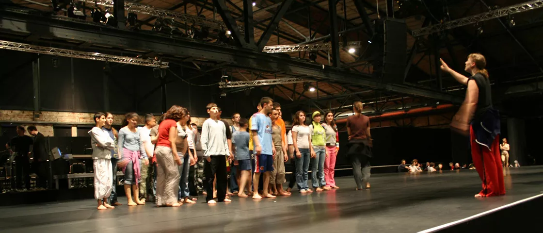 Carmina Burana danced by Berlin street kids | d&b audiotechnik