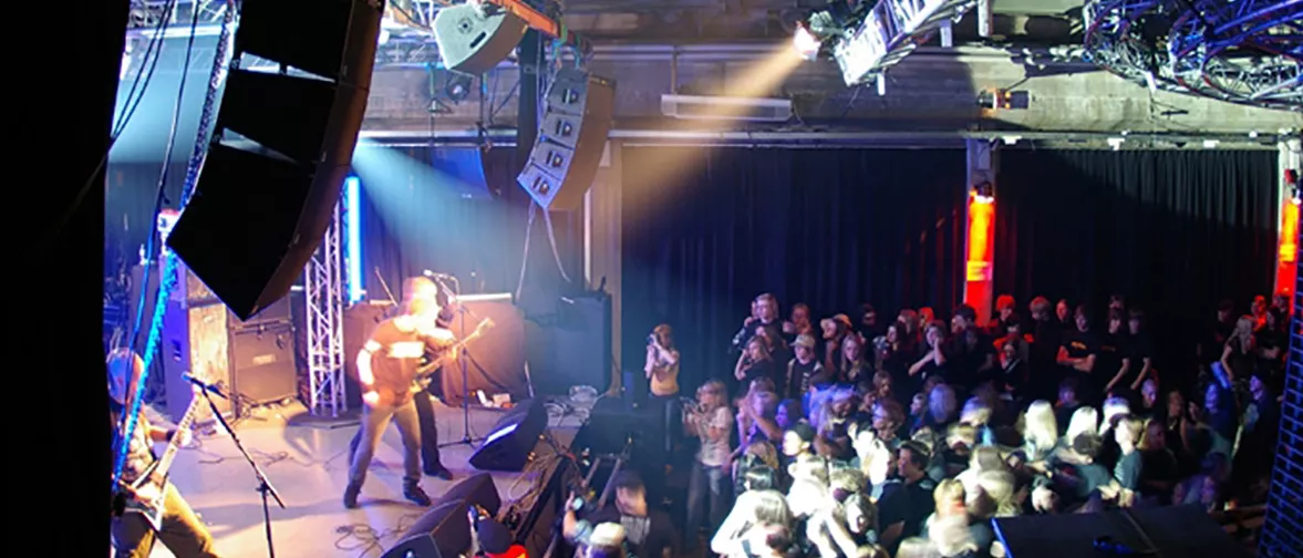Qs tour Finland with Sakara's heavy metal artists | d&b audiotechnik