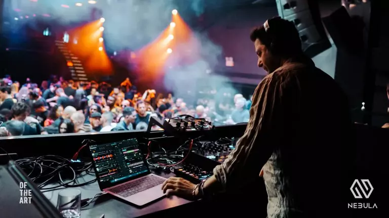 d&b CPO J-Series makes the scene in new Times Square venue