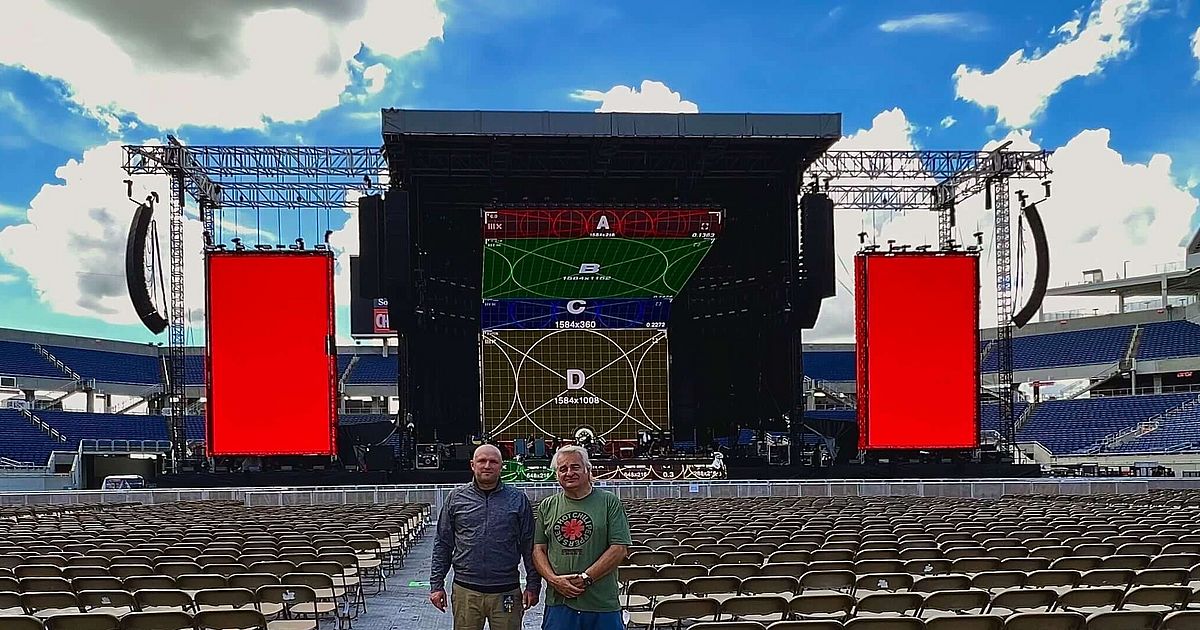 Red Hot Chili Peppers “Unlimited Love” Tour with d&b GSL System d&b